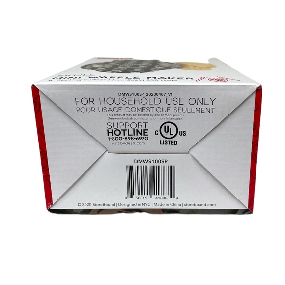 Dash Skull and Crossbones Mini Waffle Maker Black White - Picture 5 of 6